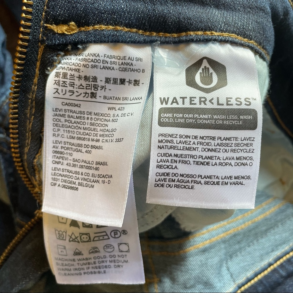 ❌SOLD❌ NWOT Levi’s Overalls - Anthropologie - Picture 16 of 16